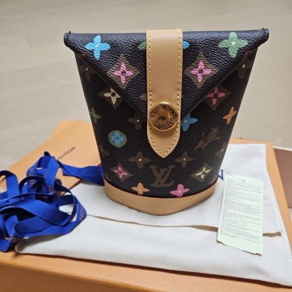 🎀 LOUIS VUITTON X TYLER THE CREATOR Monogram Craggy Envelope Pouch Chocolate - Picture 1 of 4